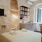 亚诺维奇客房及公寓酒店 3* 斯普利特