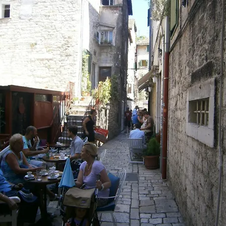 Gostinjska kuća And Djanovic 3*