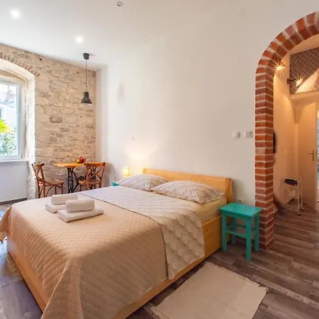 And Djanovic Guest house 3*