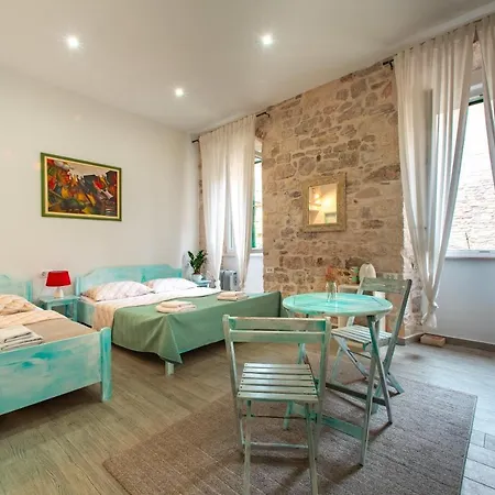 And Djanovic Guest house